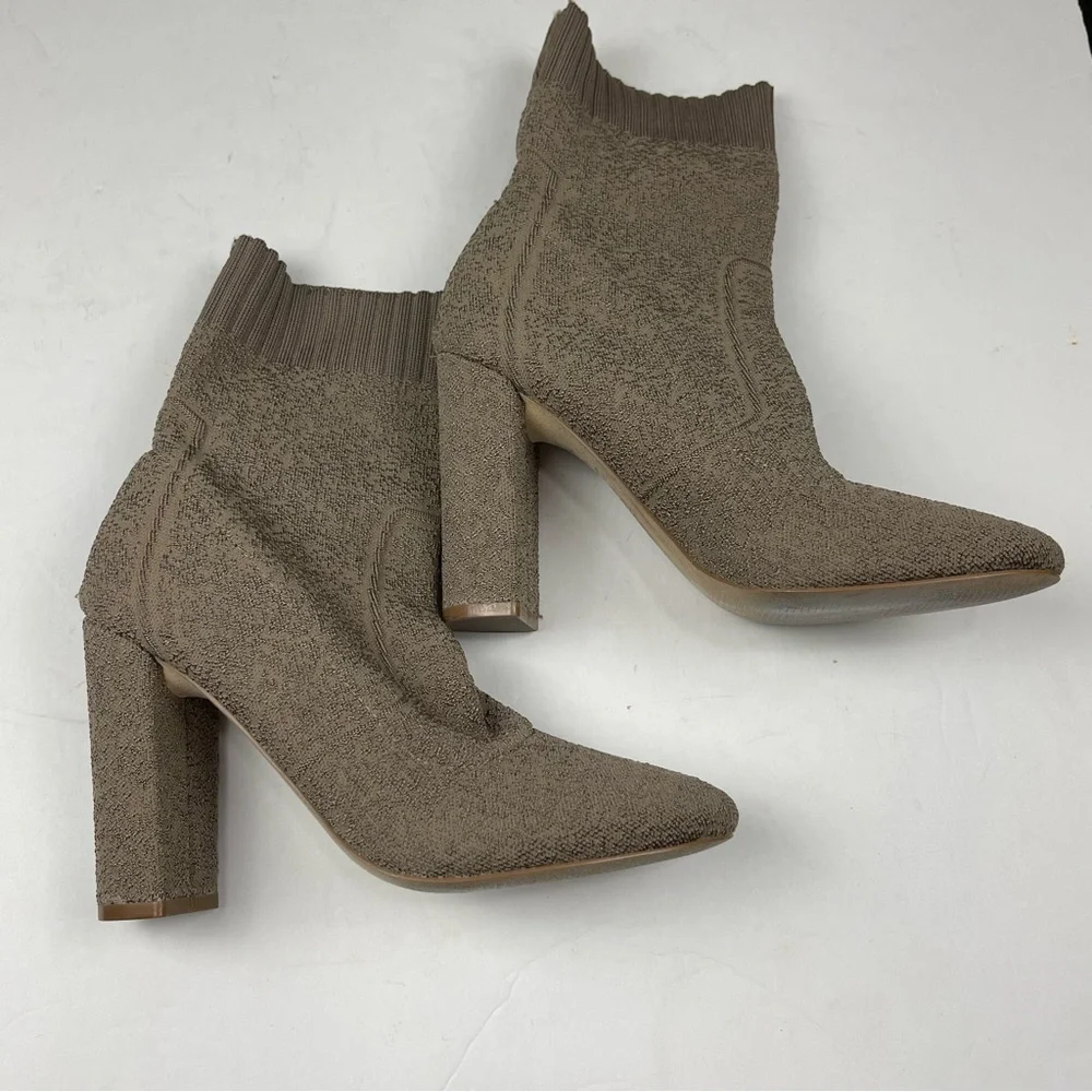 Charles by Charles David Iceland Knit Bootie Taupe Size 7.5 Sock‎ Bootie